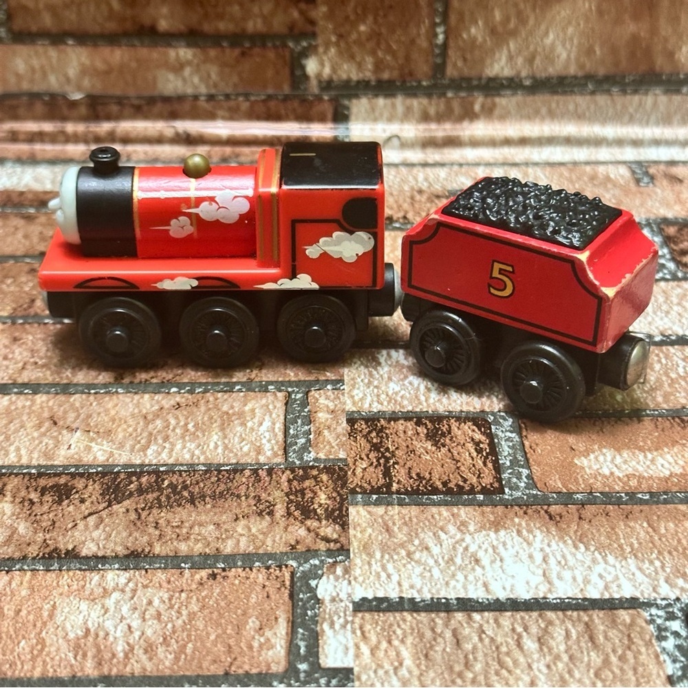 Thomas & Friends ROLL N’ WHISTLE JAMES & JAMES TENDER  Red Toy Train